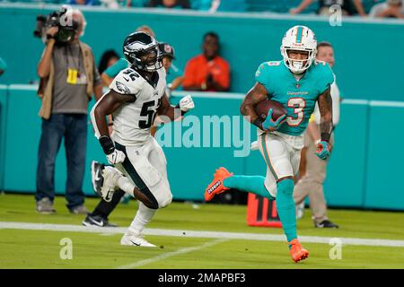 Philadelphia Eagles' Davion Taylor in action during practice at NFL  football training camp, Sunday, July 30, 2023, in Philadelphia. (AP  Photo/Chris Szagola Stock Photo - Alamy