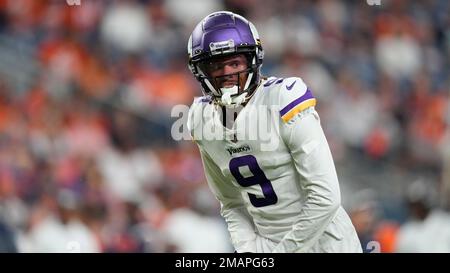 Minnesota Vikings safety Camryn Bynum warms up before their game against  the San Francisco 49ers during an NFL preseason football game, Saturday,  Aug. 20, 2022, in Minneapolis. (AP Photo/Craig Lassig Stock Photo 