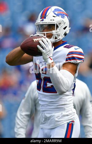 Buffalo Bills running back Duke Johnson warms up before a preseason NFL  football game against the Denver Broncos in Orchard Park, N.Y., Saturday,  Aug. 20, 2022. (AP Photo/Adrian Kraus Stock Photo - Alamy