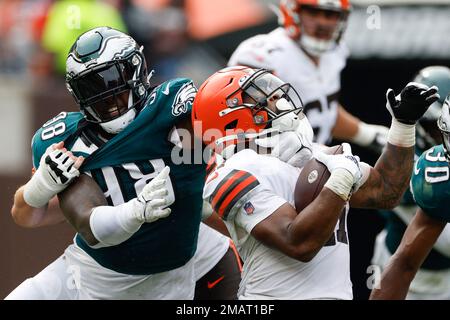 Cleveland Browns running back John Kelly Jr. (41) runs with the