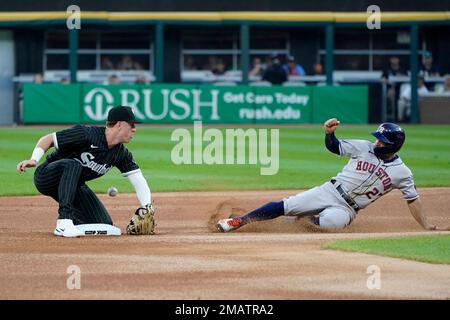 Maryvale, United States. 24th Feb, 2023. Los Angeles Dodgers shortstop Chris  Taylor (3) flies out to Chicago White Sox right fielder Romy Gonzalez (12)  in the fifth inning of an MLB spring