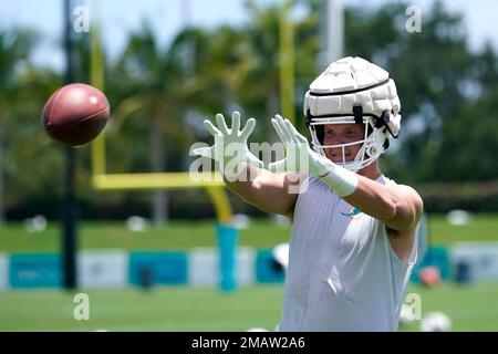 Miami Dolphins tight end Hunter Long (84) walks on the sidelines during a  NFL football game against the New York Jets, Sunday, Dec. 19, 2021, in Miami  Gardens, Fla. (AP Photo/Doug Murray