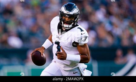 Philadelphia Eagles' Jalen Hurts in action during practice at NFL football  team's training camp, Saturday, July 30, 2022, in Philadelphia. (AP  Photo/Chris Szagola Stock Photo - Alamy