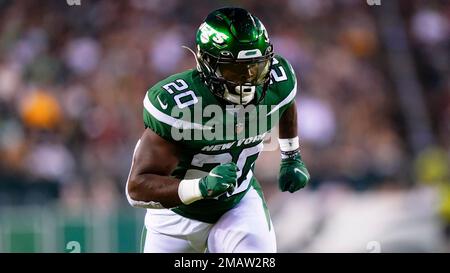 New York Jets running back Breece Hall (20) in action against the Baltimore  Ravens during an