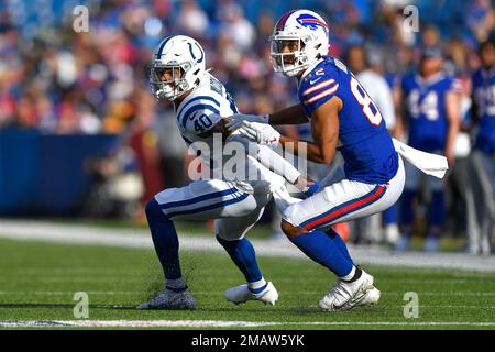 Buffalo Bills running back Duke Johnson warms up before a preseason NFL  football game against the Denver Broncos in Orchard Park, N.Y., Saturday,  Aug. 20, 2022. (AP Photo/Adrian Kraus Stock Photo - Alamy