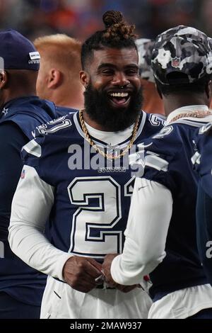 Dallas Cowboys running back Ezekiel Elliott (21) in action during an NFL  football game against the Washington Commanders, Sunday, Oct. 2, 2022, in  Arlington. (AP Photo/Tyler Kaufman Stock Photo - Alamy