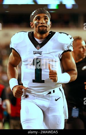 Philadelphia Eagles quarterback Jalen Hurts (1) passes against the New York  Giants during an NFL football game, Sunday, Nov. 28, 2021, in East  Rutherford, N.J. (AP Photo/Adam Hunger Stock Photo - Alamy