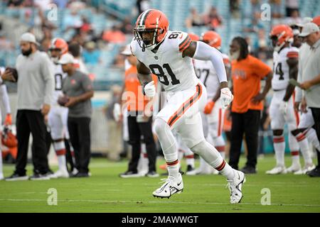 Philadelphia Eagles linebacker Patrick Johnson (48) looks to run past  Cleveland Browns tight end Zaire Mitchell-Paden (81) during an NFL  preseason football game, Sunday, Aug. 21, 2022, in Cleveland. (AP  Photo/Kirk Irwin