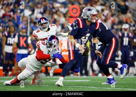 New York Giants safety Trenton Thompson (39) greets New England