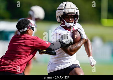 Washington Commanders running back Antonio Gibson (24) arrives for a NFL  football practice at the team's training facility, Thursday, July 27, 2023  in Ashburn, Va. (AP Photo/Alex Brandon Stock Photo - Alamy