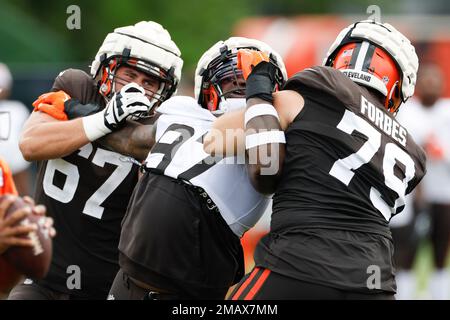 Cleveland Browns offensive tackle Ben Petrula (67) looks to make a block  during an NFL preseason football game against the Philadelphia Eagles,  Sunday, Aug. 21, 2022, in Cleveland. (AP Photo/Kirk Irwin Stock