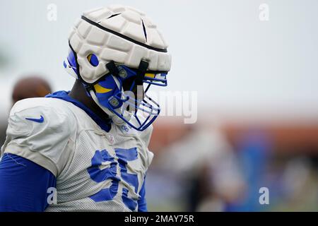 Los Angeles Rams defensive tackle Bobby Brown III beats Raiders' offensive  lineman inside for speedy TFL in backfield