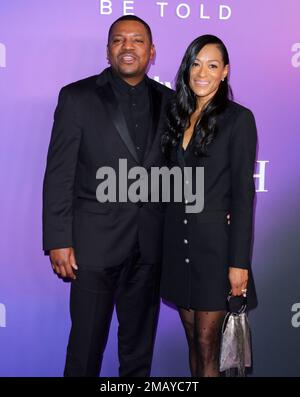 Los Angeles, USA. 19th Jan, 2023. Mekhi Phifer, Reshelet Barnes arrives at The Red Carpet Event for the season three premiere of Apple Original Drama Series Truth Be Told held at The Pacific Design Center in Los Angeles, CA on Thursday, January 19, 2023 . (Photo By Juan Pablo Rico/Sipa USA) Credit: Sipa USA/Alamy Live News Stock Photo