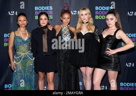 https://l450v.alamy.com/450v/2maygra/myhala-herrold-from-left-chase-sui-wonders-amandla-stenberg-maria-bakalova-and-rachel-sennott-attend-a-bodies-bodies-bodies-screening-at-fort-greene-park-on-tuesday-aug-2-2022-in-the-brooklyn-borough-of-new-york-photo-by-charles-sykesinvisionap-2maygra.jpg