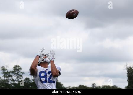 Buffalo Bills running back Duke Johnson warms up before a preseason NFL  football game against the Denver Broncos in Orchard Park, N.Y., Saturday,  Aug. 20, 2022. (AP Photo/Adrian Kraus Stock Photo - Alamy