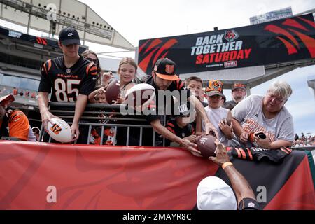 Bengals' Anthony Muñoz to sign autographs ahead of AFC Championship game