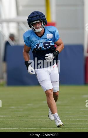 Tennessee Titans linebacker Chance Campbell (45) defends during