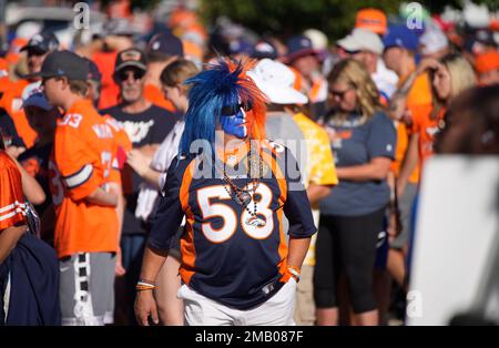 When can fans attend Denver Broncos training camp in 2022?