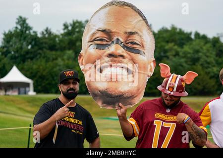 Washington Commanders wide receiver Terry McLaurin (17) pictured before an  NFL football game against the Jacksonville Jaguars, Sunday, Sept. 11, 2022  in Landover. (AP Photo/Daniel Kucin Jr Stock Photo - Alamy