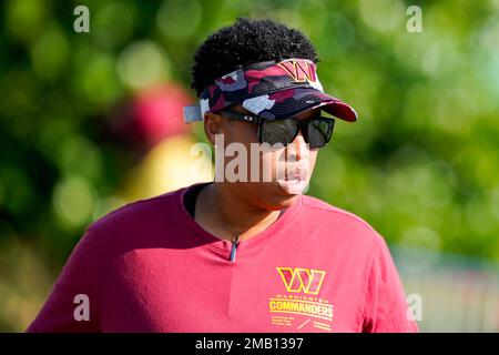 Washington Commanders running back Jonathan Williams (41) runs during an  NFL preseason football game against the Carolina Panthers, Saturday, Aug.  13, 2022 in Landover. (AP Photo/Daniel Kucin Jr Stock Photo - Alamy