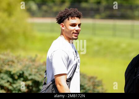 Atlanta Falcons wide receiver Drake London (5) walks off the field  following an NFL football game against the Carolina Panthers, Thursday,  Nov. 10 2022, in Charlotte, N.C. (AP Photo/Brian Westerholt Stock Photo -  Alamy