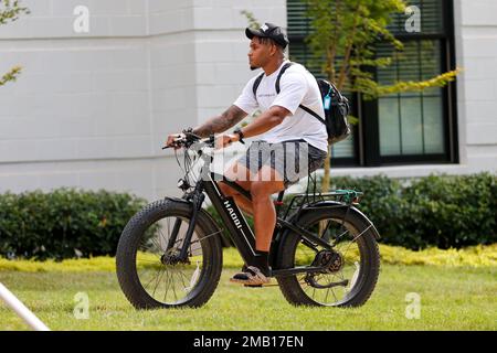 Carolina Panthers linebacker Damien Wilson catches a pass during NFL  football practice in Charlotte, N.C., Wednesday, June 1, 2022. (AP  Photo/Nell Redmond Stock Photo - Alamy