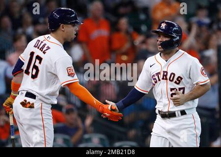 Jose Altuve Goes Oppo – Glove Pop