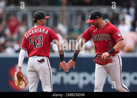 Arizona Diamondbacks' Sergio Alcantara (43) fields a grand out hit by St.  Louis Cardinals Tyler O'Neill during the fourth inning of a baseball game,  Friday, Aug. 19, 2022, in Phoenix. (AP Photo/Matt