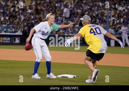 WATCH: Ace Dancer JoJo Siwa and WWE Star Mike 'The Miz' Mizanin Turns Up  for 2022 MLB All-Star Celebrity Softball Game - EssentiallySports