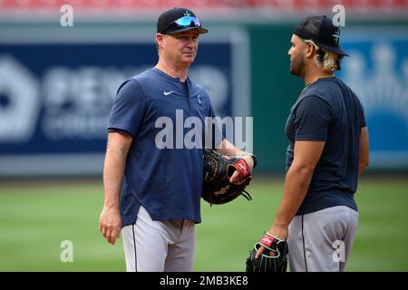 Seattle Mariners' Eugenio Suarez looks on during batting practice before a  baseball game against the Washington Nationals, Tuesday, July 12, 2022, in  Washington. (AP Photo/Nick Wass Stock Photo - Alamy