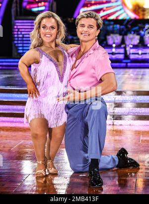 Birmingham, UK. 19th Jan, 2023. Ellie Simmonds and Nikita Kuzmin seen taking part in the 'Strictly Come Dancing: The Live Tour' launch photocall at the Utilita Arena in Birmingham. Credit: SOPA Images Limited/Alamy Live News Stock Photo