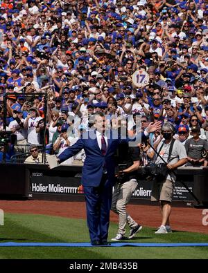 New York Mets announcer and former player Keith Hernandez holds