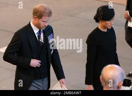 PHOTO:JEFF GILBERT Arrival of the Coffin of Her Majesty Queen Elizabeth II at the Palace of Westminster on Wednesday 14 September 2022. Stock Photo