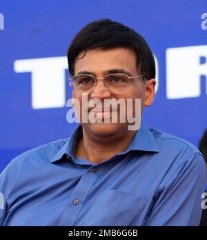 Yogi hands over Chess Olympiad torch to Viswanathan Anand