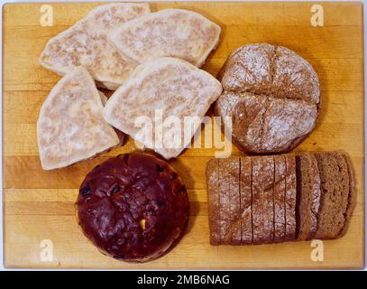 Brown Soda Bread Cottage Wheaten Bread Soda Farls & Barm Brack Ireland Stock Photo