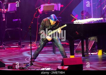 Neil Lockwood is the former lead singer with ELO Part 2 performing on P ...