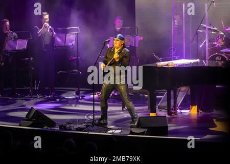 Neil Lockwood is the former lead singer with ELO Part 2 performing on P ...