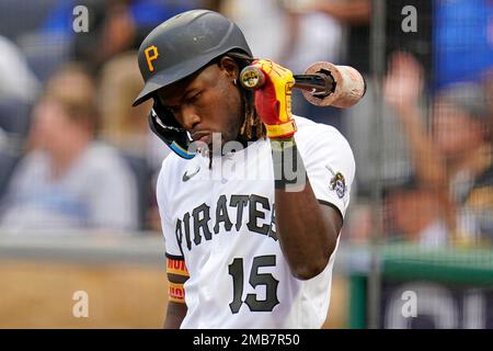 June 25, 2022: Pittsburgh Pirates shortstop Oneil Cruz (15) waits on deck  during the MLB game between Pittsburg Pirates and Tampa Bay Rays St.  Petersburg, FL. Tampa Bay Rays defeat the Pittsburg