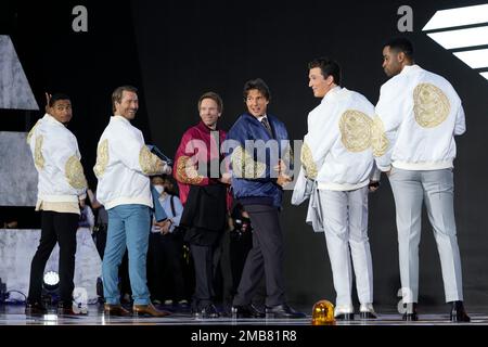 (L-R) Greg Tarzan Davis, Glen Powell, June 19, 2022 : Greg Tarzan Davis ...