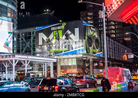 A billboard for the Activision videogame 'Call of Duty: Modern Warfare II“, seen in Times Square in New York on Wednesday, January, 18, 2023. (© Richard B. Levine) Stock Photo