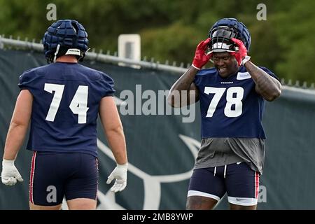 Arlington, Texas, USA. 11th Dec, 2022. Houston Texans offensive tackle  LAREMY TUNSIL (78) hydrating before the NFL football game between the  Houston Texans and the Dallas Cowboys on December 11, 2022 at