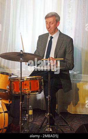 Steve Brown, Scott Hamiltpn Quartet, Watermill Jazz Club, Dorking, Surrey, 2022. Stock Photo