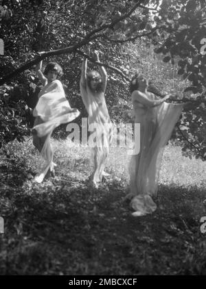 Elizabeth Duncan dancers and children, 1920. Stock Photo