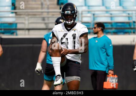 Jacksonville Jaguars Josh Allen (41) warms up at an NFL football practice,  Monday, May 23, 2022, in Jacksonville, Fla. (AP Photo/John Raoux Stock  Photo - Alamy