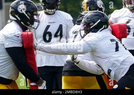 Pittsburgh Steelers guard James Daniels (78) blocks during an NFL football  game, Sunday, Sept. 18, 2022, in Pittsburgh, PA. (AP Photo/Matt Durisko  Stock Photo - Alamy