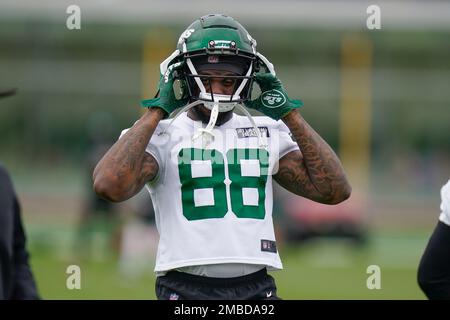 August 3, 2021, Florham Park, New Jersey, USA: New York Jets tight end  Kenny Yeboah (48) warm up prior to practice at the Atlantic Health Jets  Training Center, Florham Park, New Jersey.