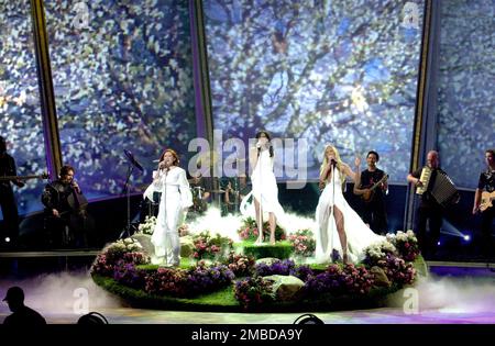 SheDaisy performing at the 34th Annual Academy of Country Music Awards 2001  Credit: Ron Wolfson  / MediaPunch Stock Photo