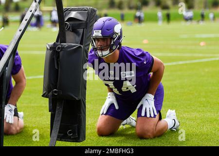 Minnesota Vikings tight end Nick Muse takes part in drills at the NFL