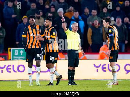 Hull City's Benjamin Tetteh (left) reacts after being shown a red card during the Sky Bet Championship match at Bramall Lane, Sheffield. Picture date: Friday January 20, 2023. Stock Photo