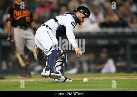 Detroit Tigers catcher Tucker Barnhart (15) looks to the dugout during a  MLB baseball game against the Los Angeles Dodgers, Sunday, May. 1, 2022, in  Los Angeles. The Dodgers defeated the Tigers